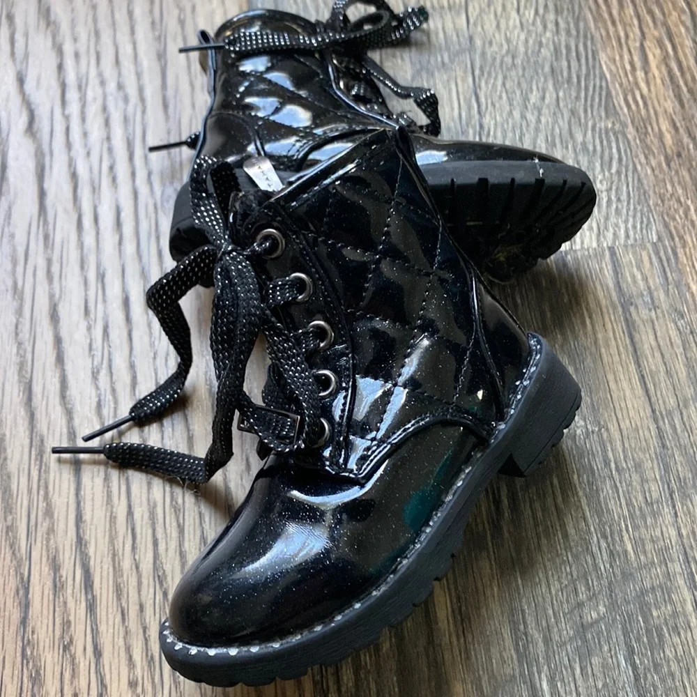 🎁Tahari Boots